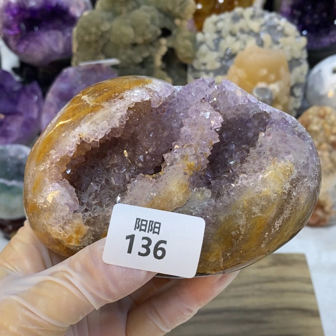 未镶嵌水晶大型摆件（非配饰）
