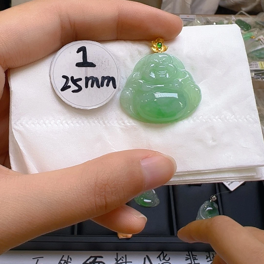 翡翠颈饰18K金镶嵌翡翠