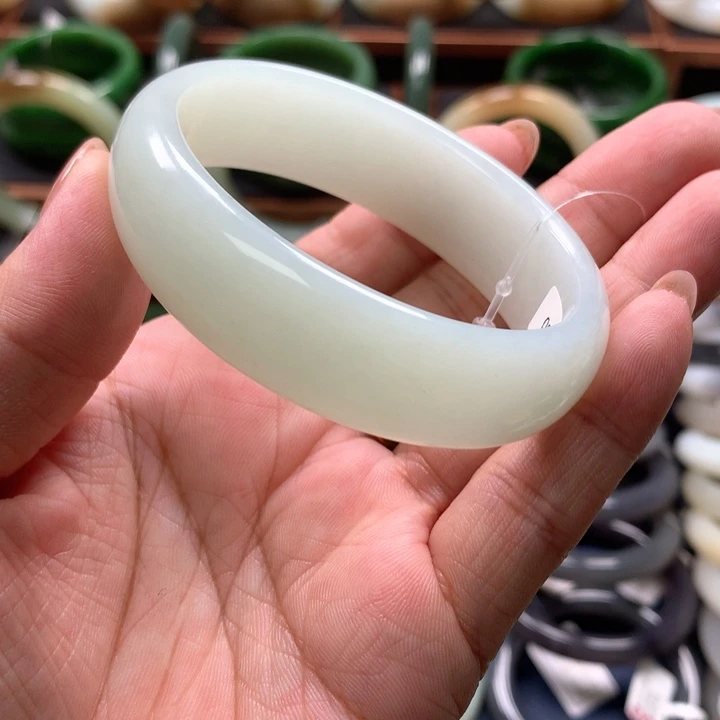 【闪购商品】未镶嵌手镯和田玉