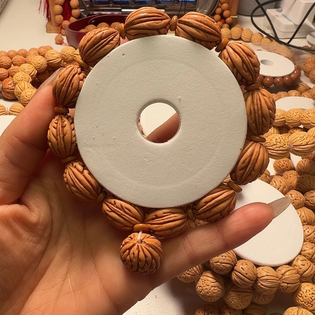 吊坠桃核虎纹龙脊钱袋子