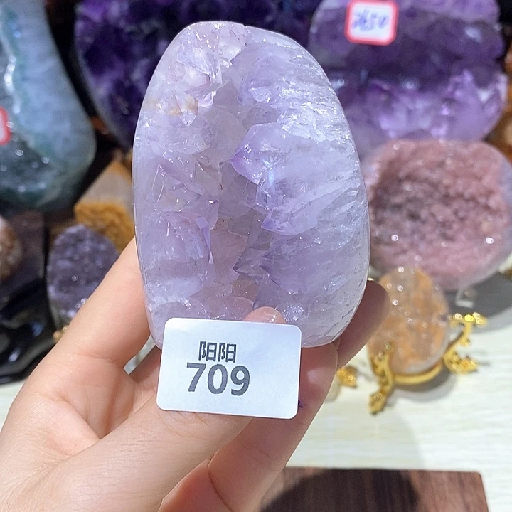 紫晶未镶嵌大型摆件（非配饰）