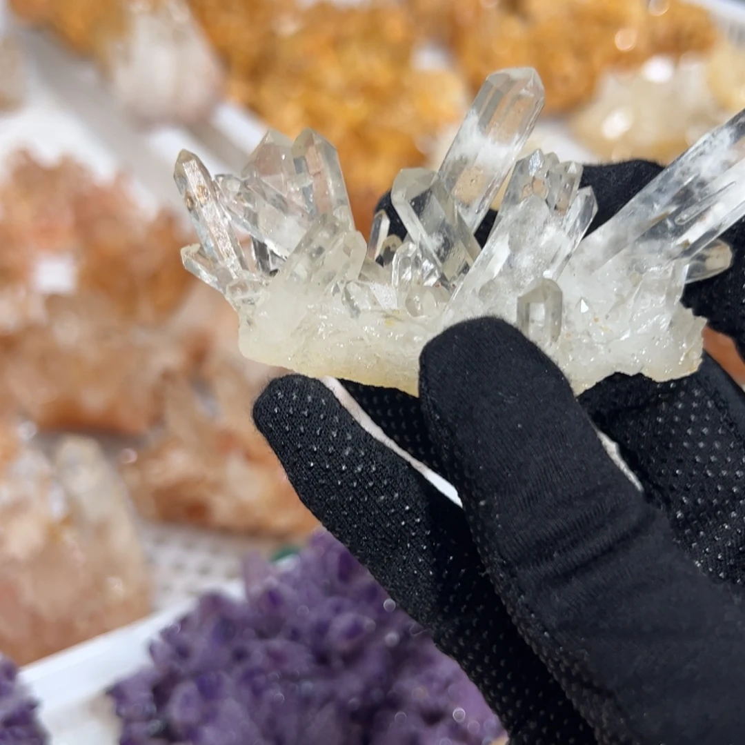 尤***甲未镶嵌珠宝半成品水晶