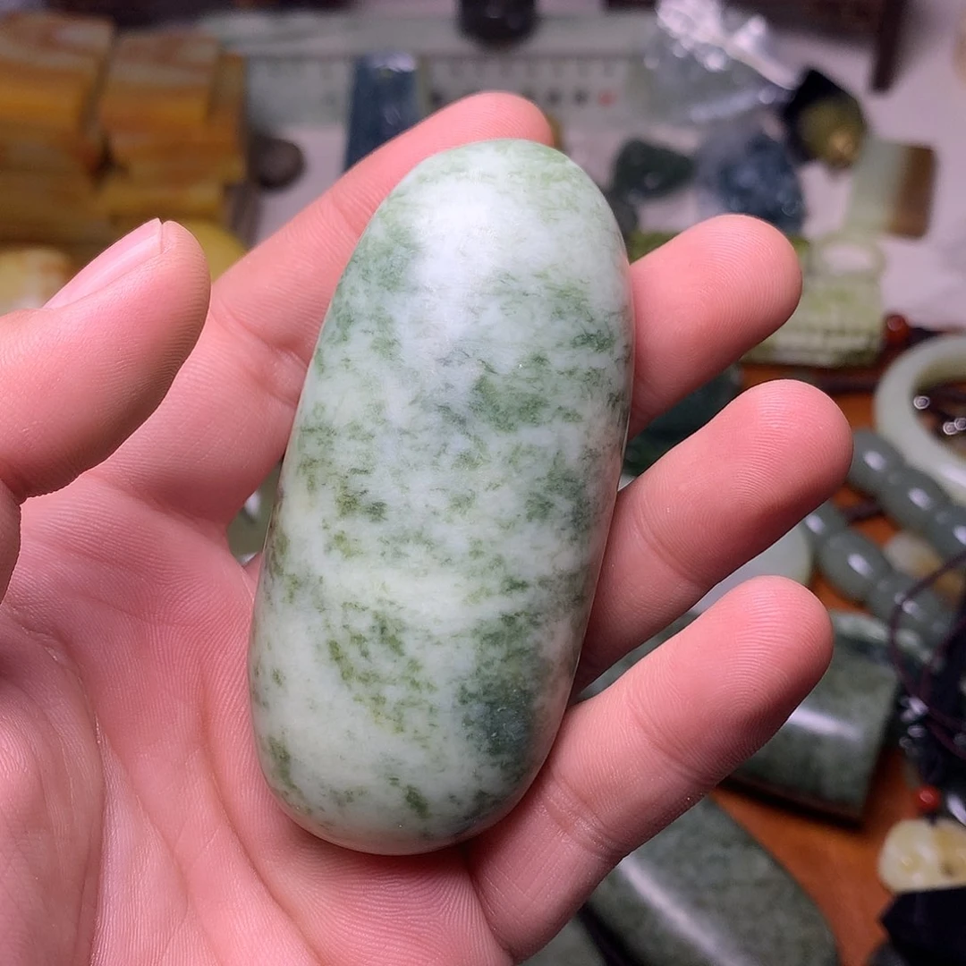 未镶嵌蛇纹石玉颈饰