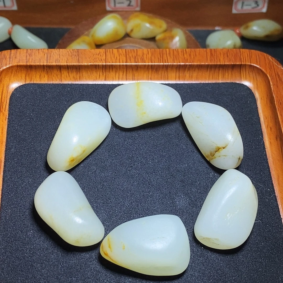 和田玉未镶嵌手链