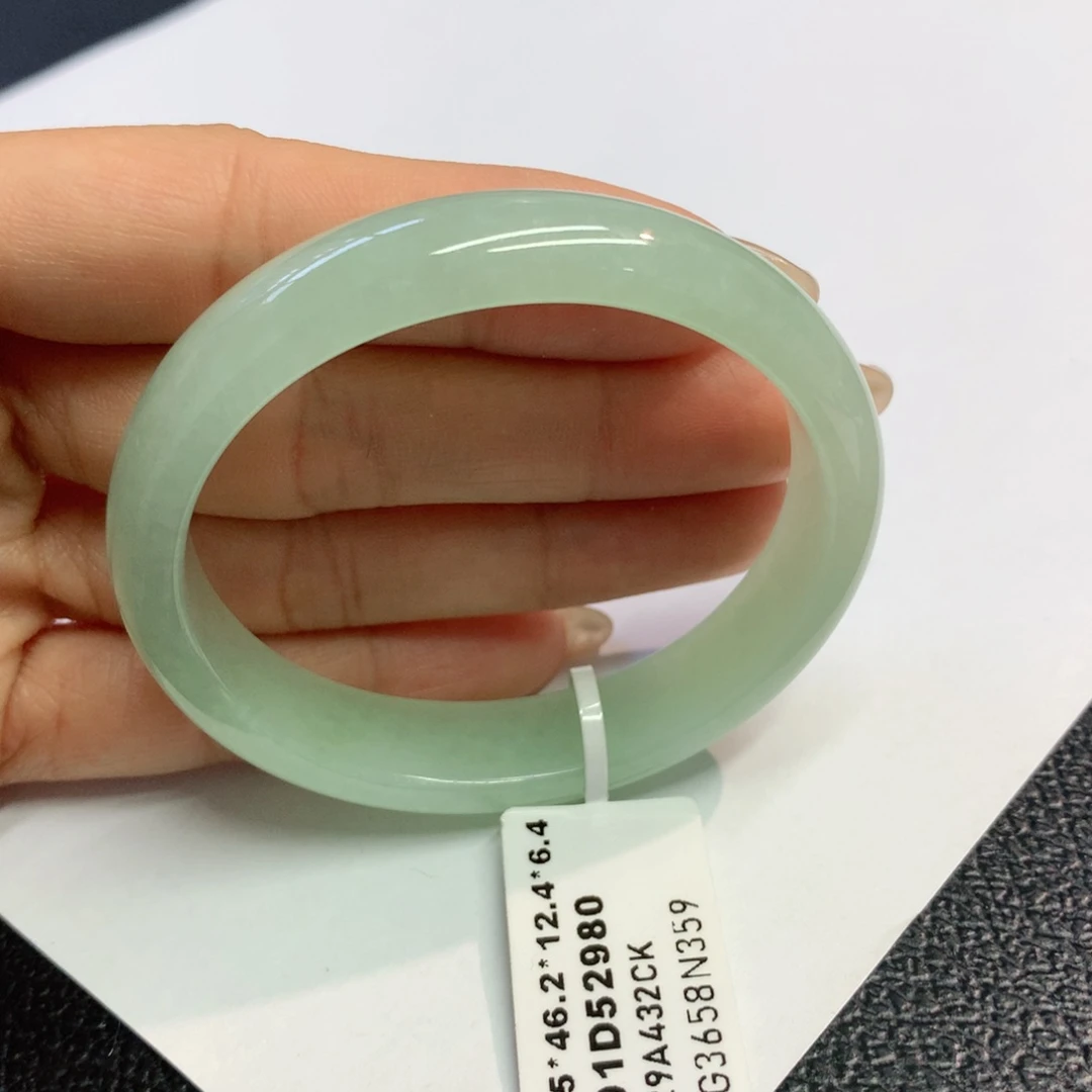 翡翠手镯未镶嵌缅甸翡翠手镯