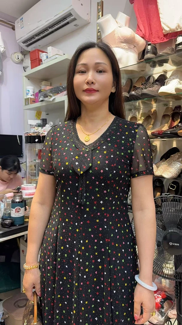 夏季新款中年妈妈洋气高端显瘦网纱连衣裙