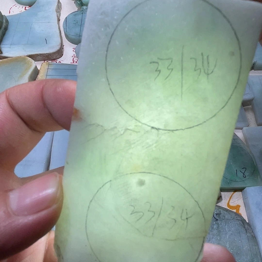 颈饰未镶嵌翡翠天然缅甸A货翡翠毛料