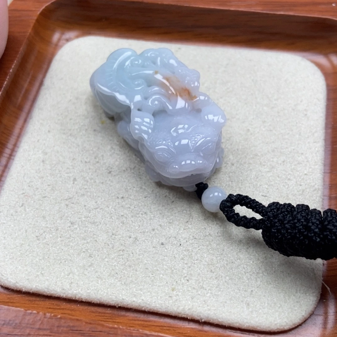 翡翠未镶嵌颈饰如意