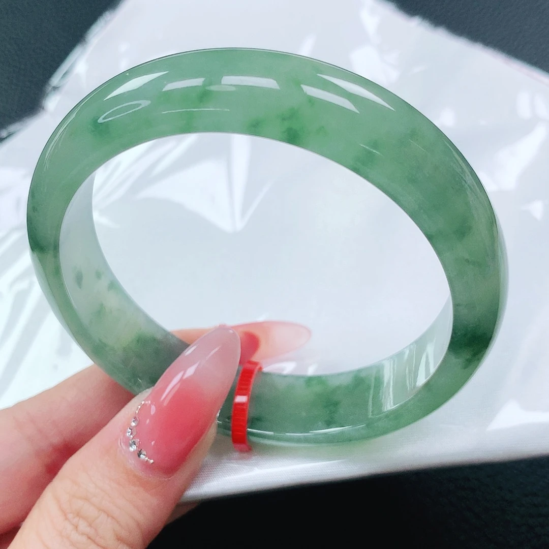 翡翠手镯未镶嵌57圈