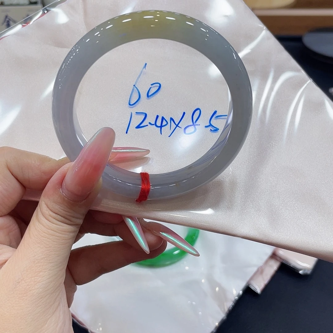 翡翠未镶嵌手镯天然缅甸翡翠手镯