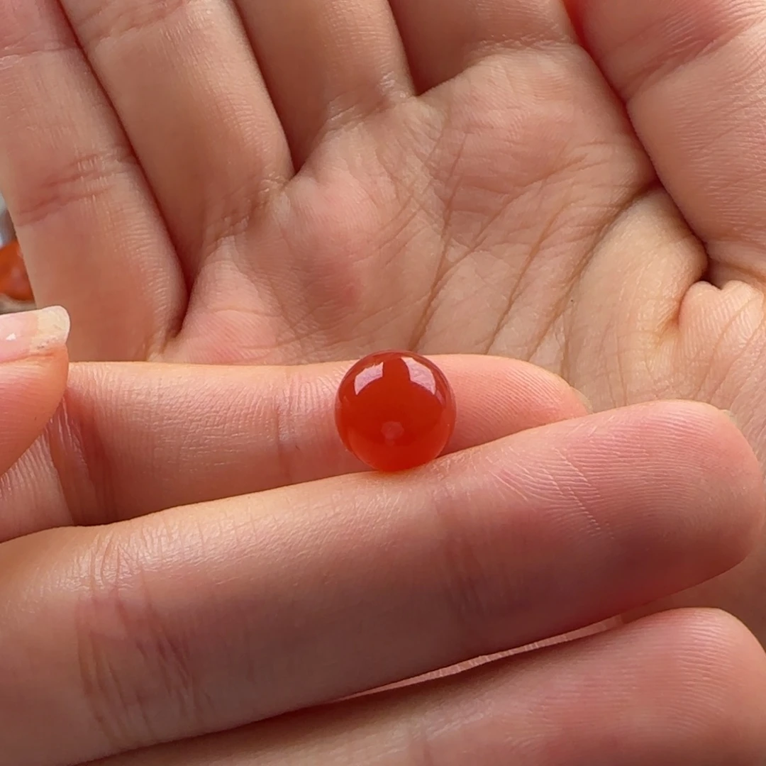 南红玛瑙未镶嵌圆珠9有皮裂