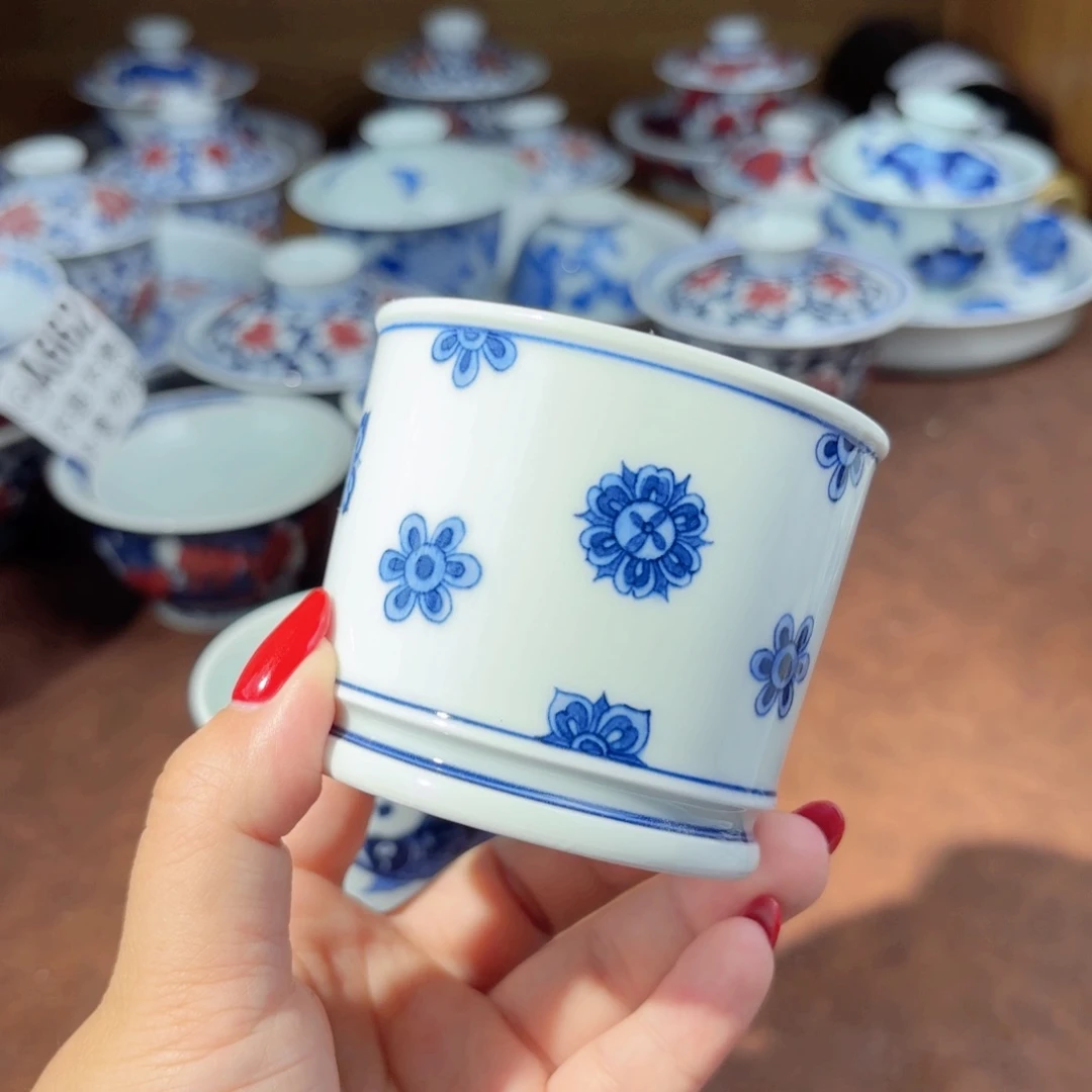 青花手绘皮球花容天杯