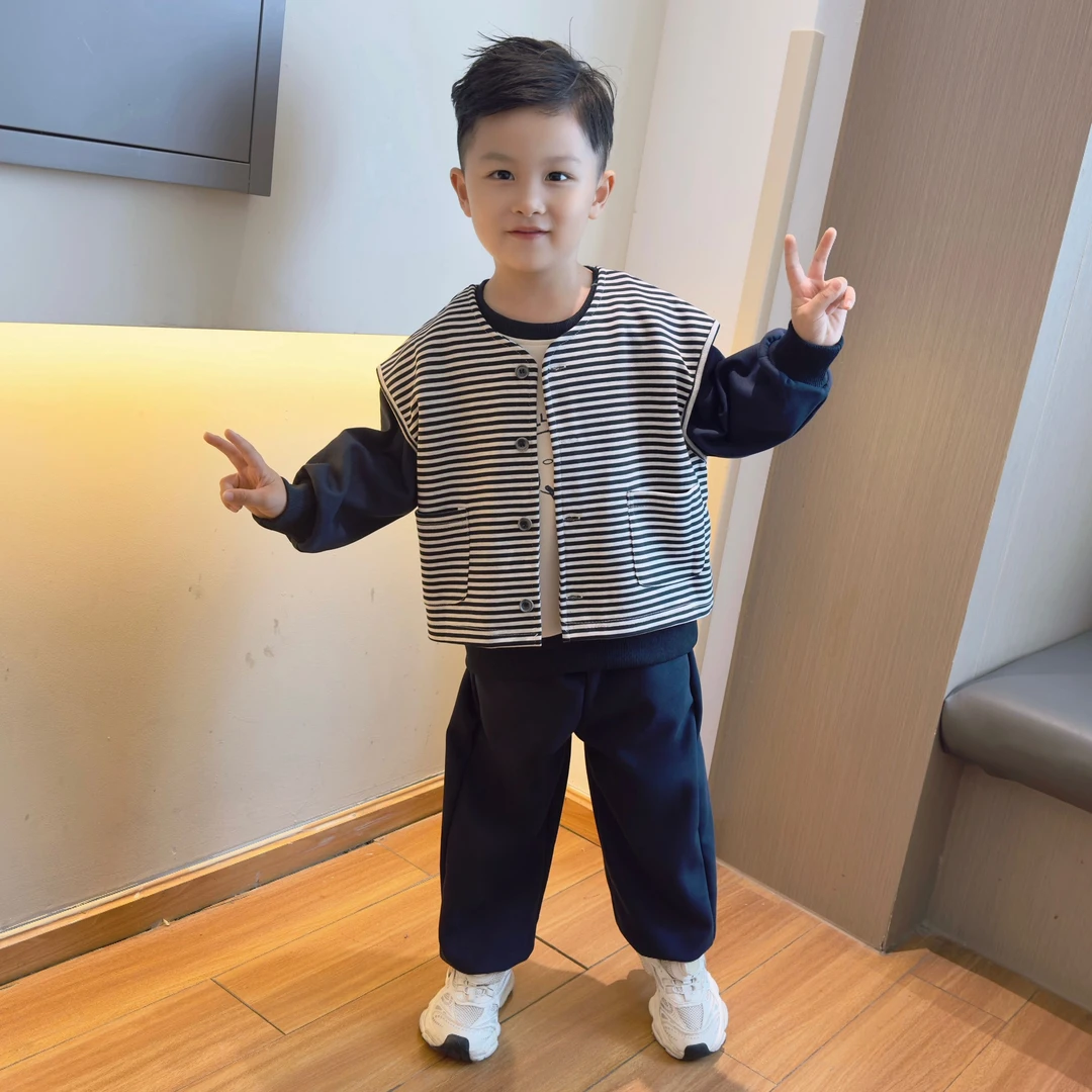 男童秋季套装2025新款洋气男宝韩版潮酷马甲卫裤三件套儿童衣服