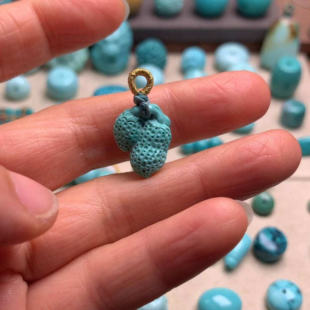 绿松石未镶嵌颈饰