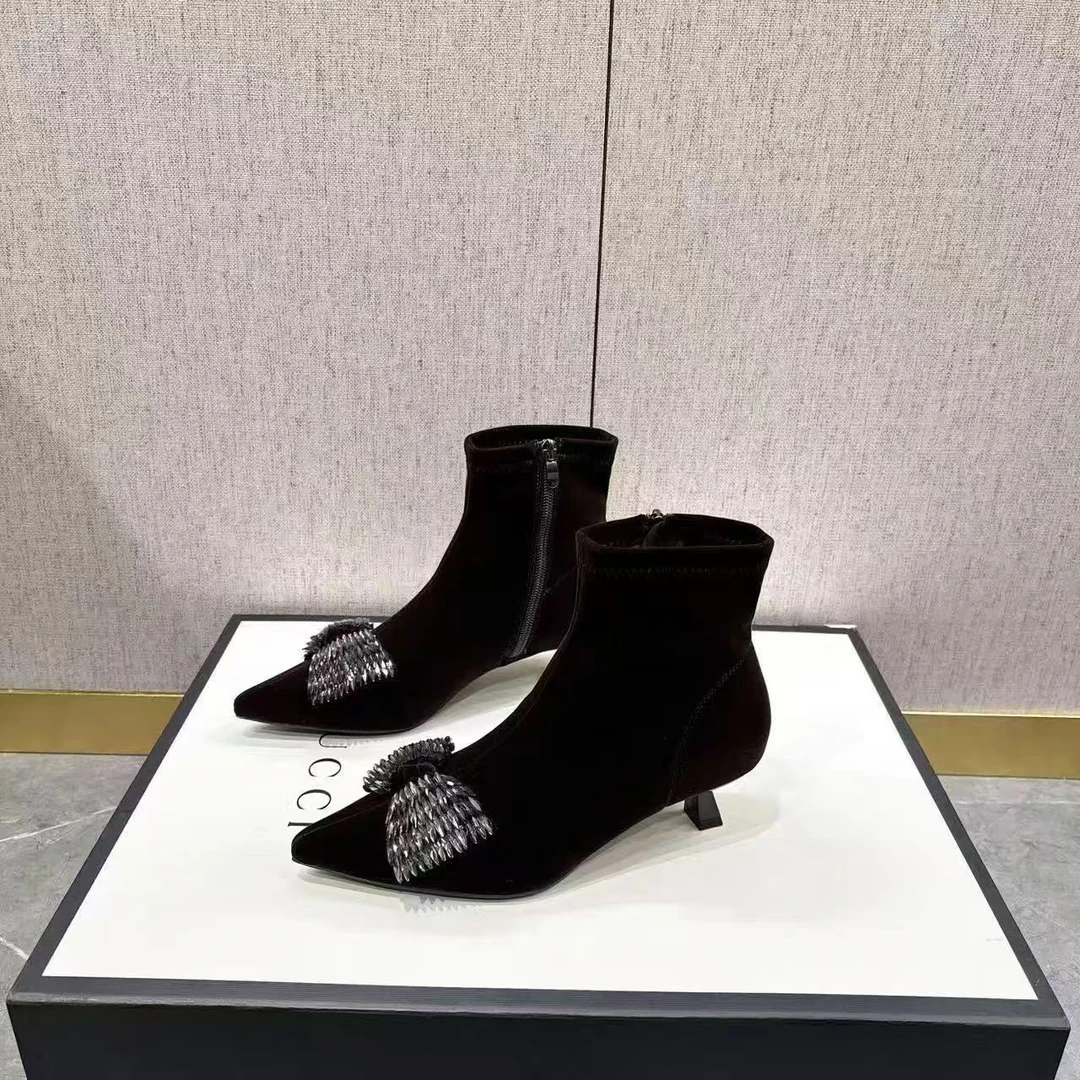 蝴蝶结尖头细跟短靴女黑色弹力靴气质高跟袜靴秋冬新款时尚百搭