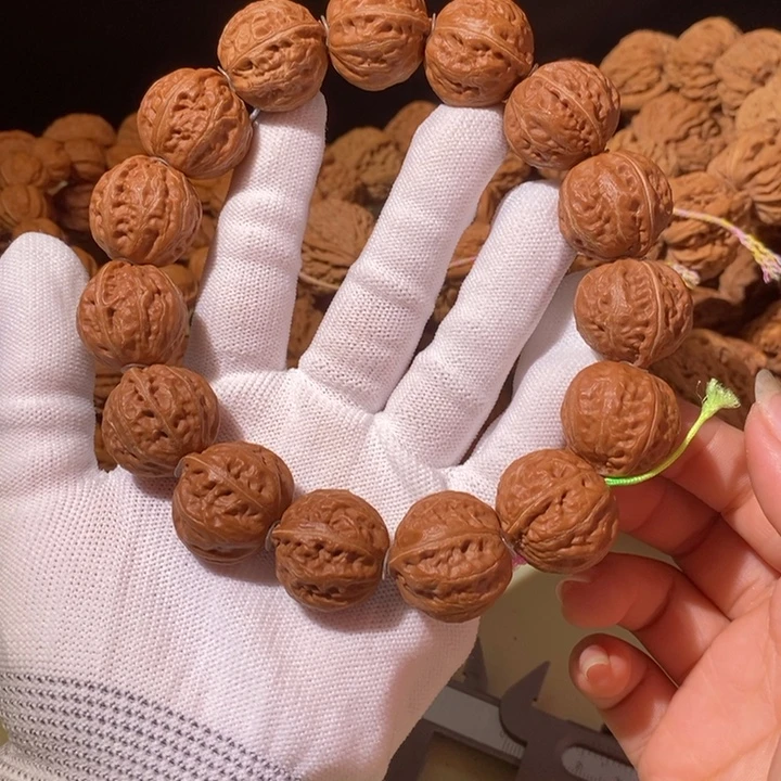 文玩核桃手串……21