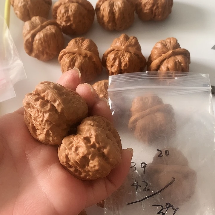 文玩核桃吊坠边39左右