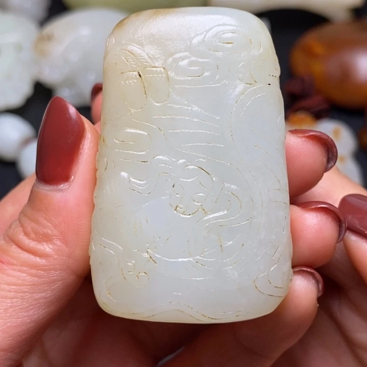 和田玉未镶嵌把件