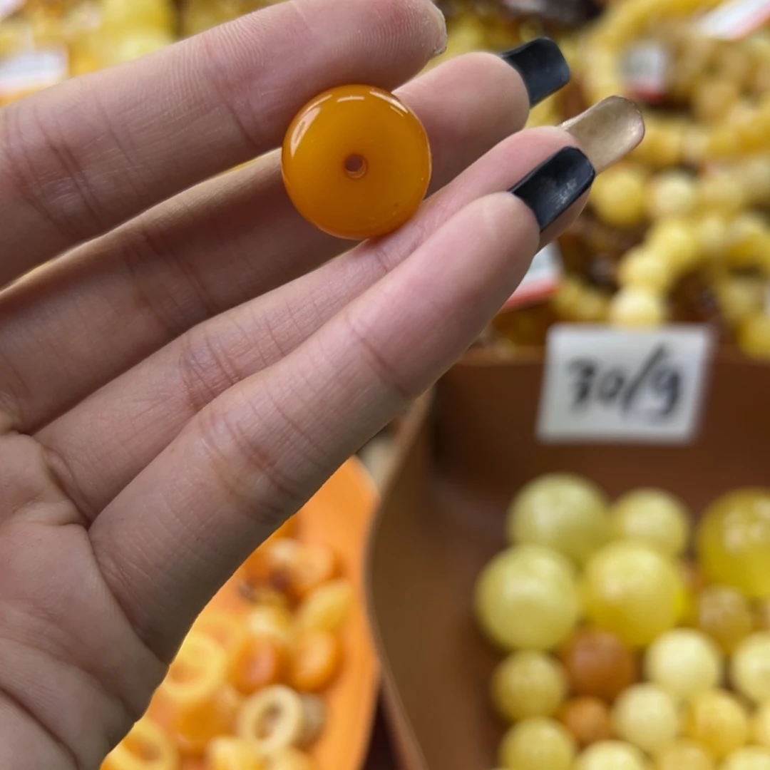 琥珀珠宝奇石未镶嵌