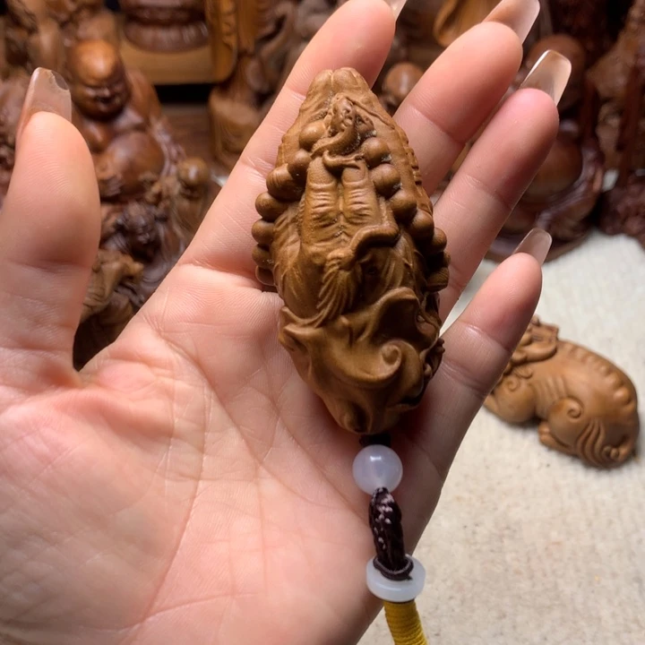 檀香木其他老山檀香手把件瑕疵