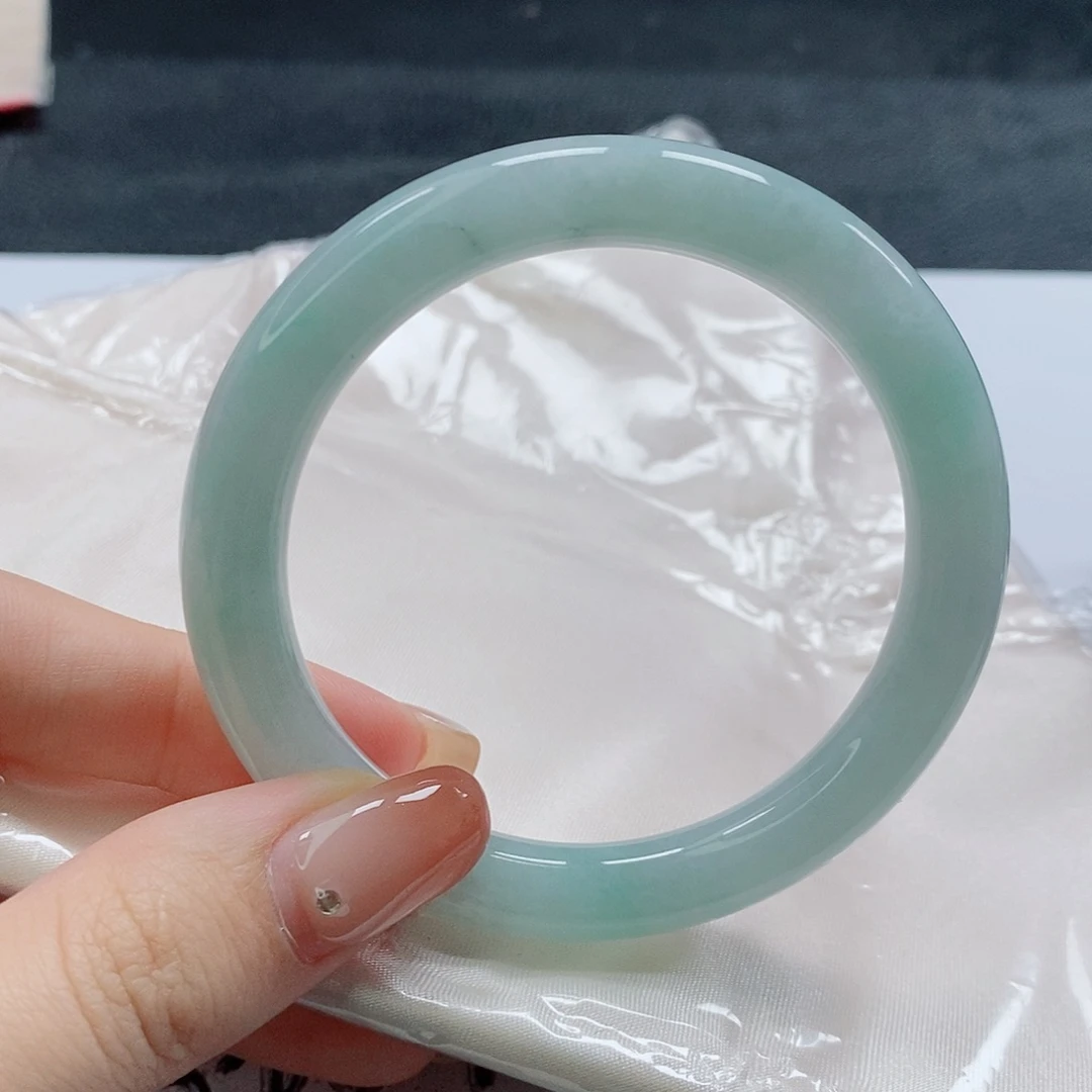 【闪购商品】未镶嵌手镯（圆镯）翡翠507号