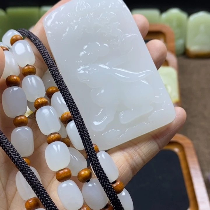 石材吉****。生肖牌子一套
