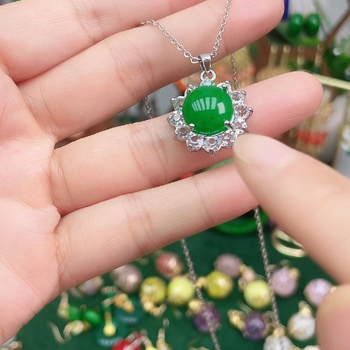 石英质玉合金颈饰
