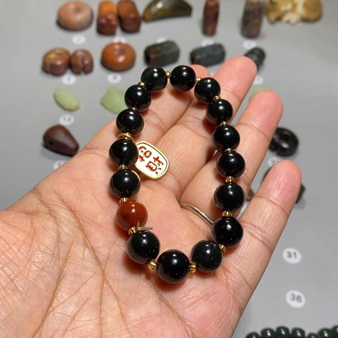 和田玉未镶嵌颈饰玉*贝