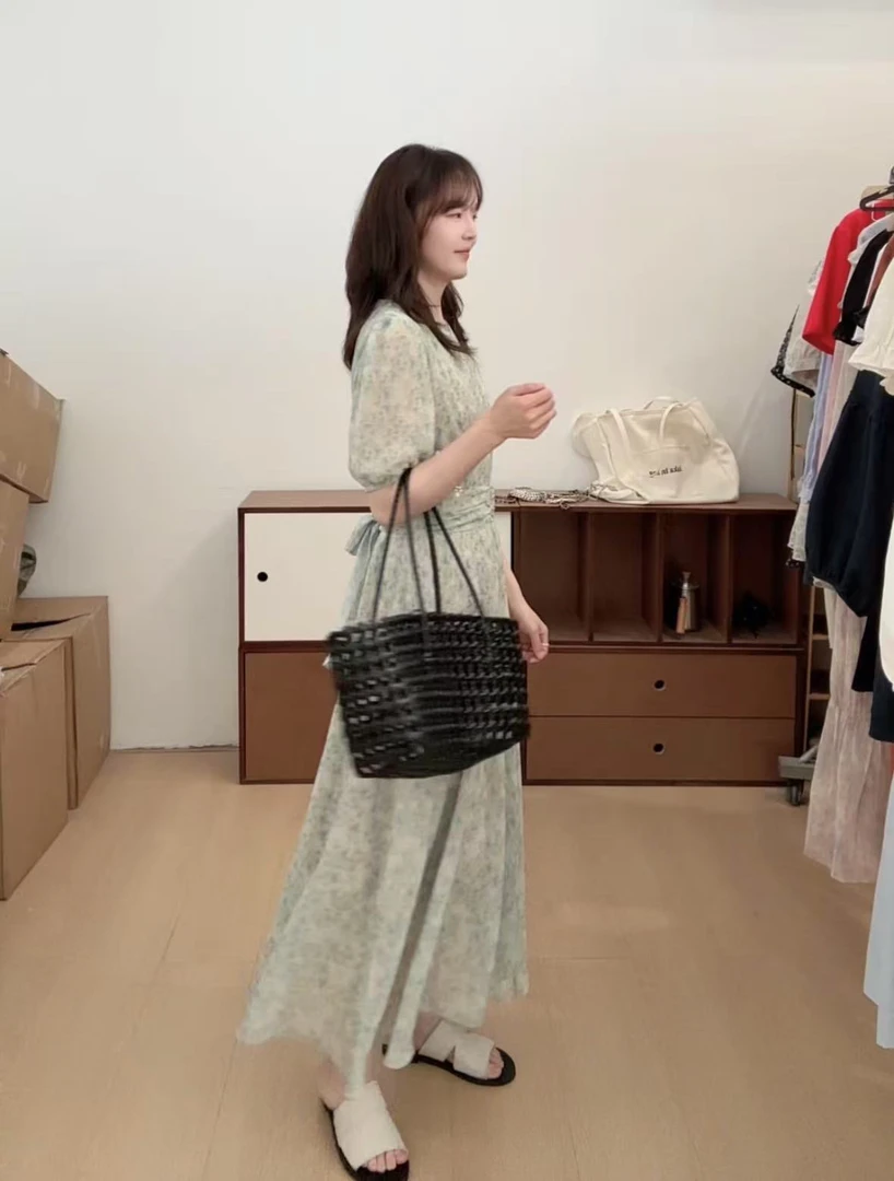 2025新款清冷显瘦小蛮腰气质碎花连衣裙