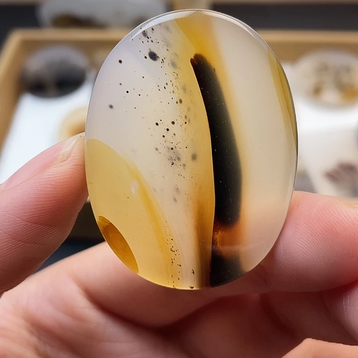 玛瑙/玉髓未镶嵌颈饰