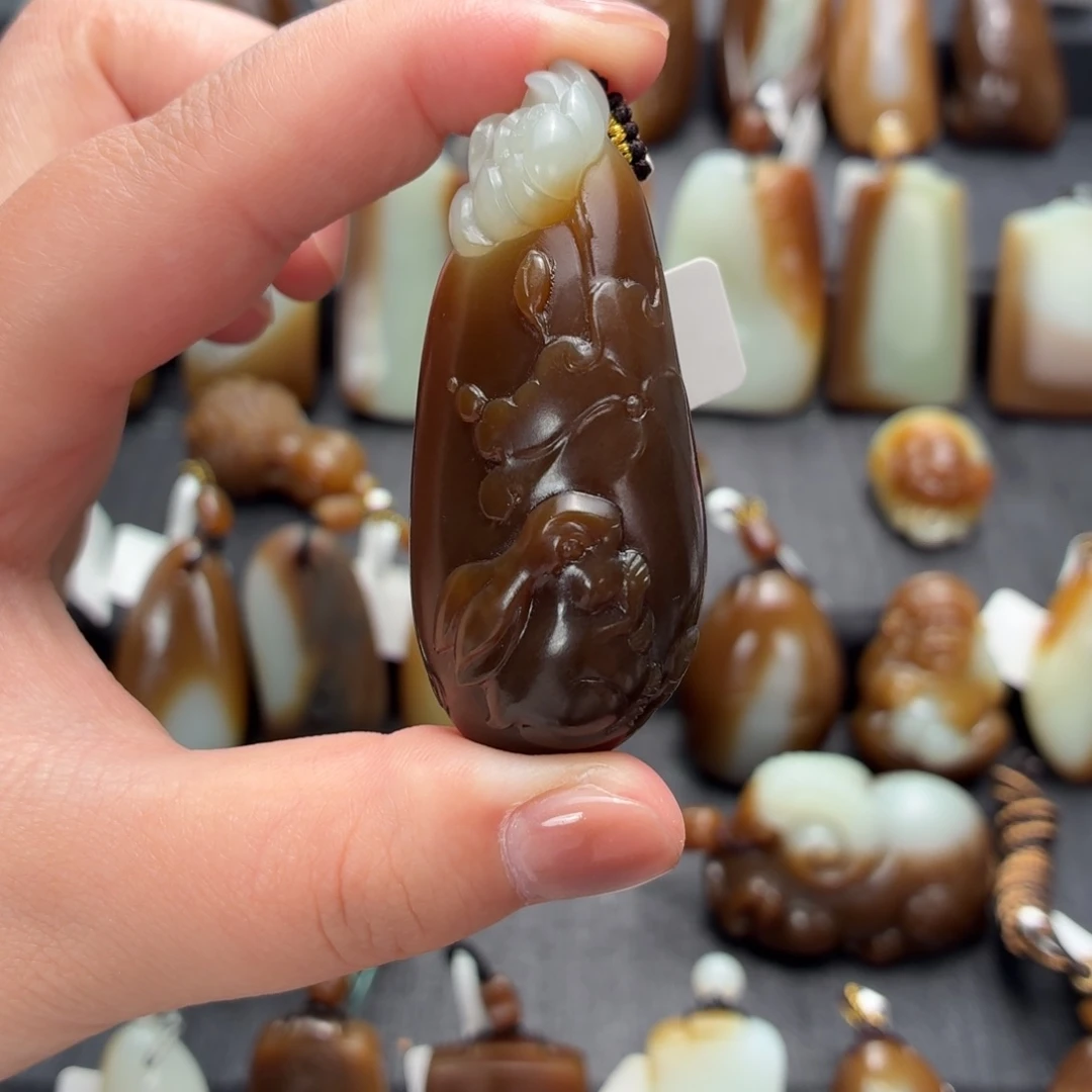 和田玉未镶嵌颈饰