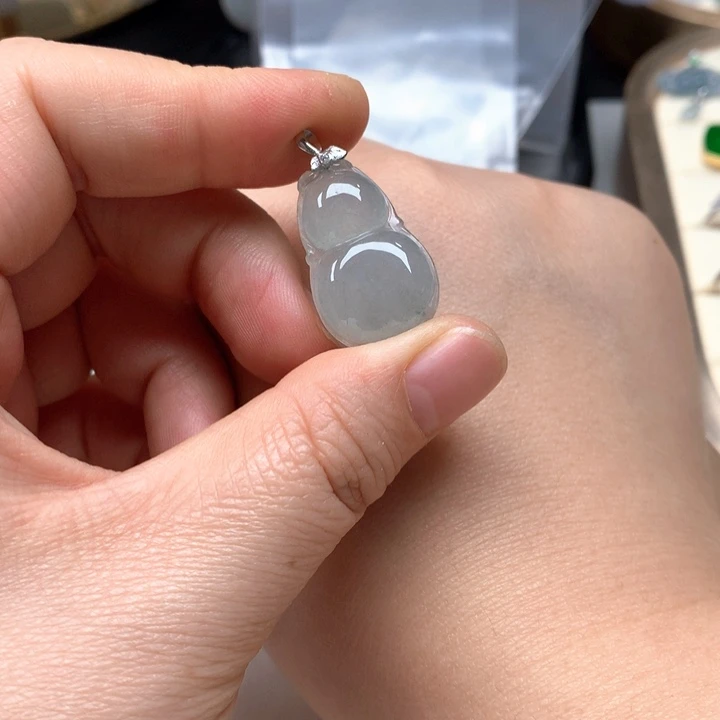 翡翠银S925镶嵌颈饰翡翠葫芦