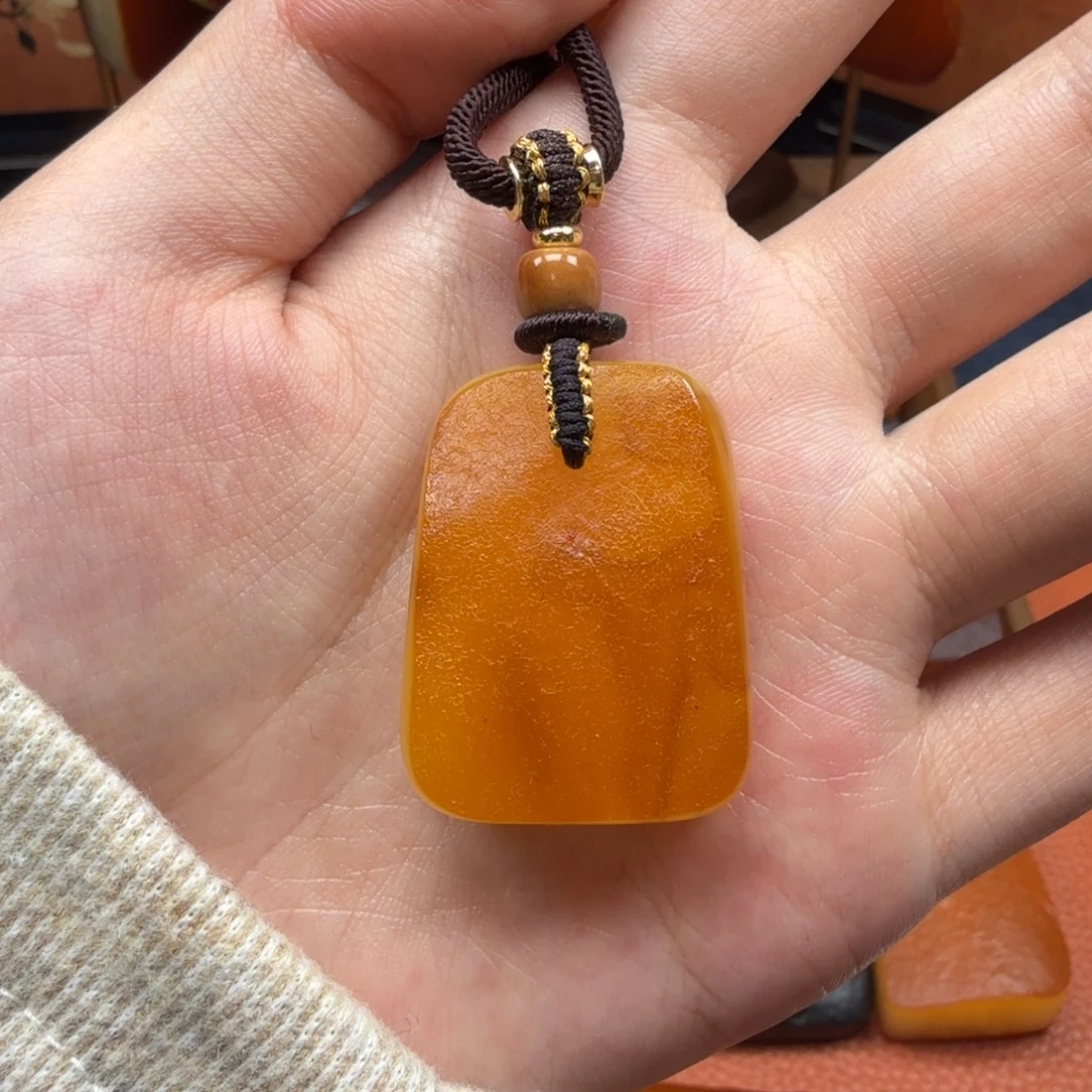 蜜蜡未镶嵌吊坠(赠链)