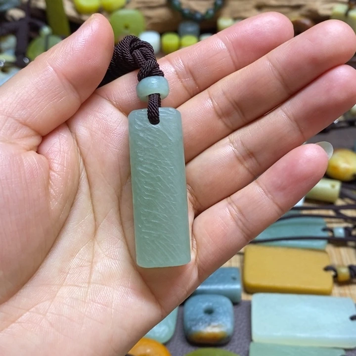 蛇纹石玉未镶嵌挂件