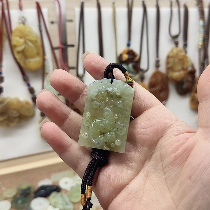 岫玉合金颈饰岫玉