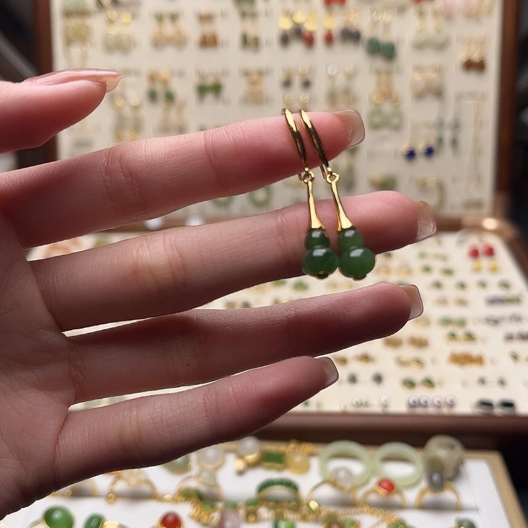 和田玉未镶嵌耳饰