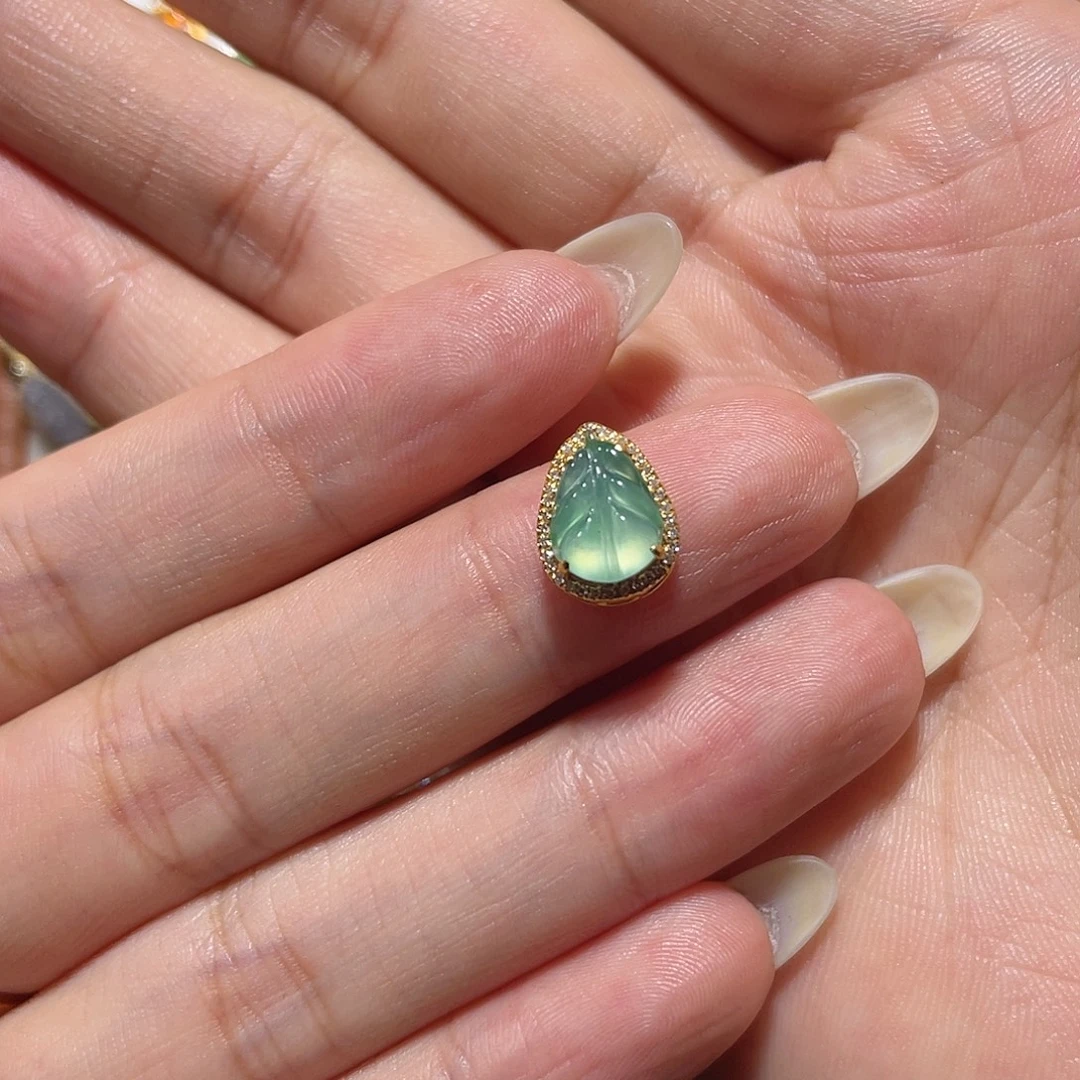 翡翠18K金镶嵌吊坠(不含链)