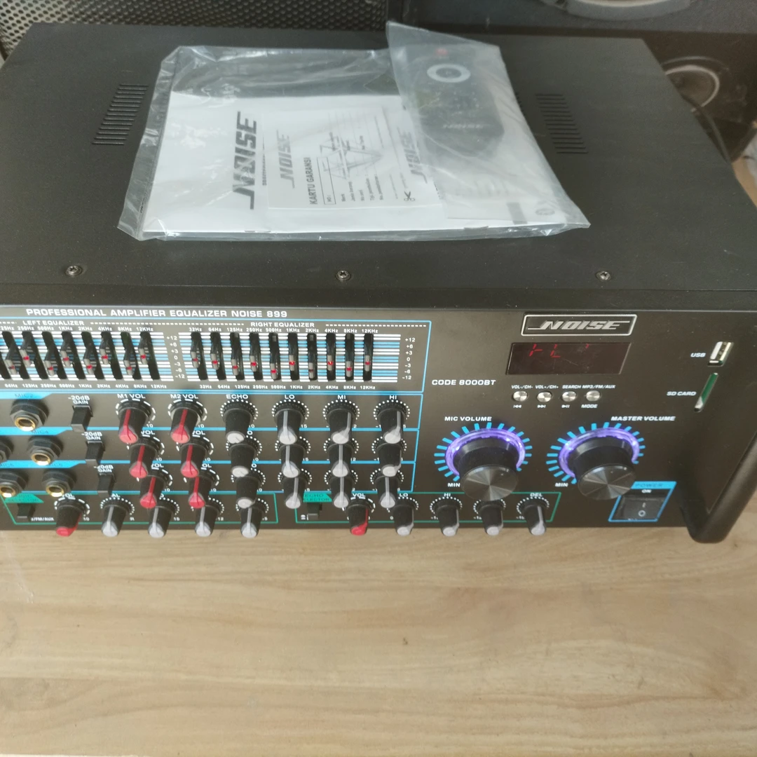 99新  工厂库存蓝牙功放机一个带均衡调节，包邮