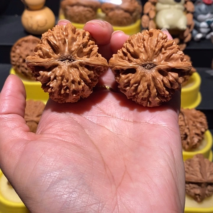 聆***师把件文玩核桃文玩核桃46尺玉麒麟