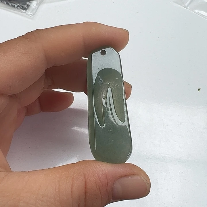 翡翠未镶嵌吊坠(不含链)彦****）