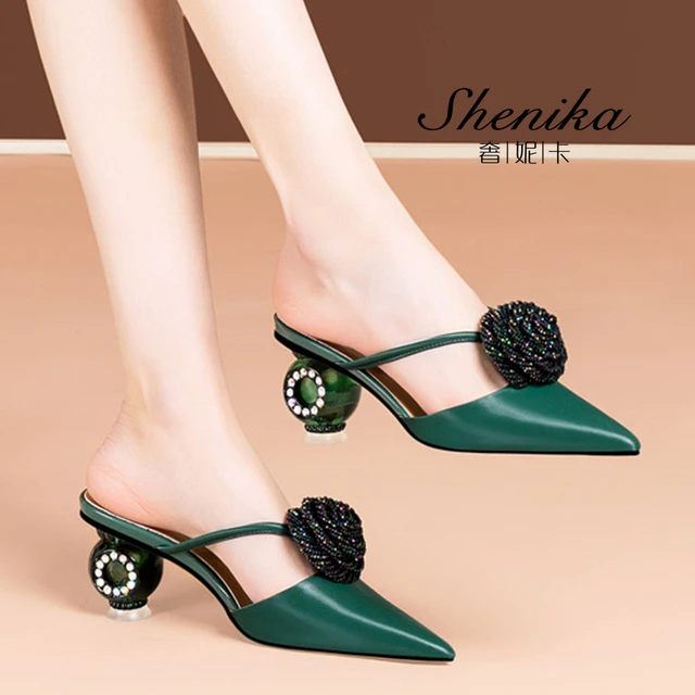 时尚真软皮水钻花朵半拖鞋女夏外穿2025新款舒适粗高跟包头凉拖鞋