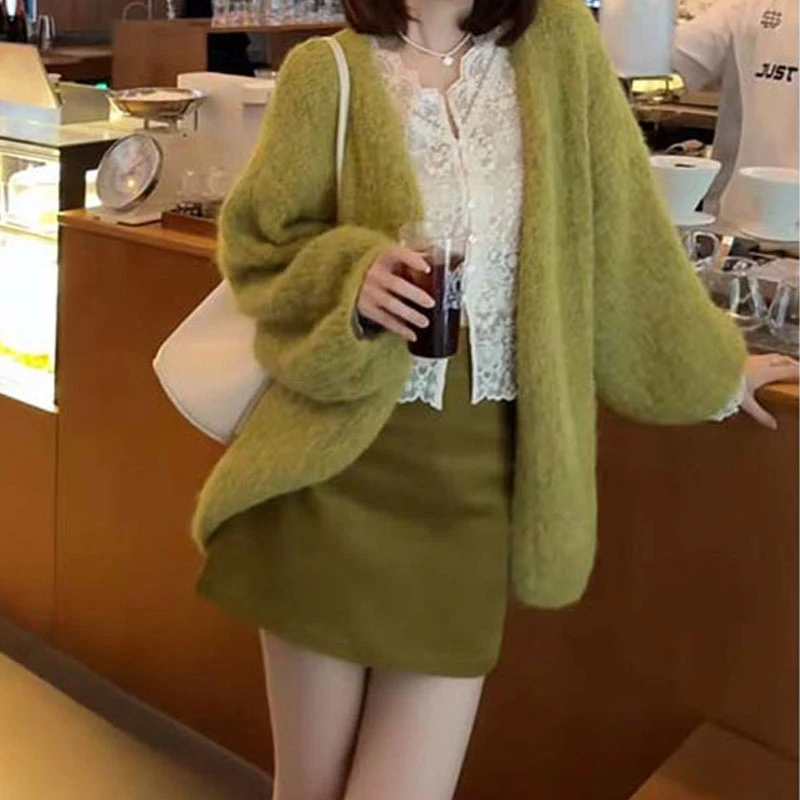 秋季搭配一整套女装2025新款韩版毛衣外套蕾丝长袖显瘦短裙三件套