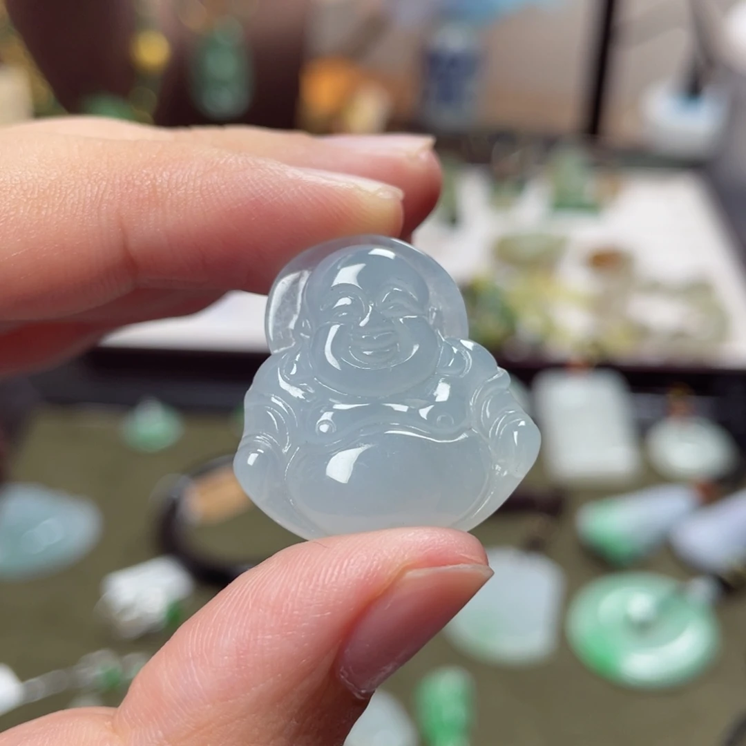 翡翠未镶嵌颈饰佛公