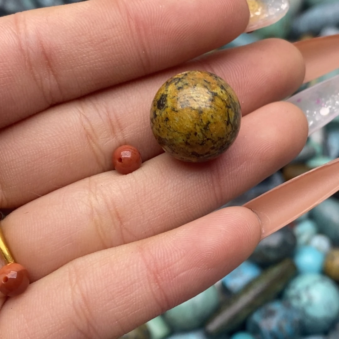 南红玛瑙未镶嵌珠宝奇石