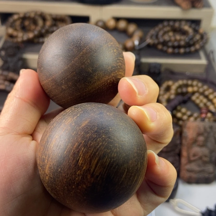 【闪购商品】沉香木手把件十**、越南芽庄白棋