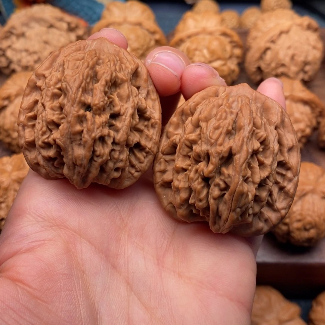 文玩核桃把件41全品，粗筋虎头