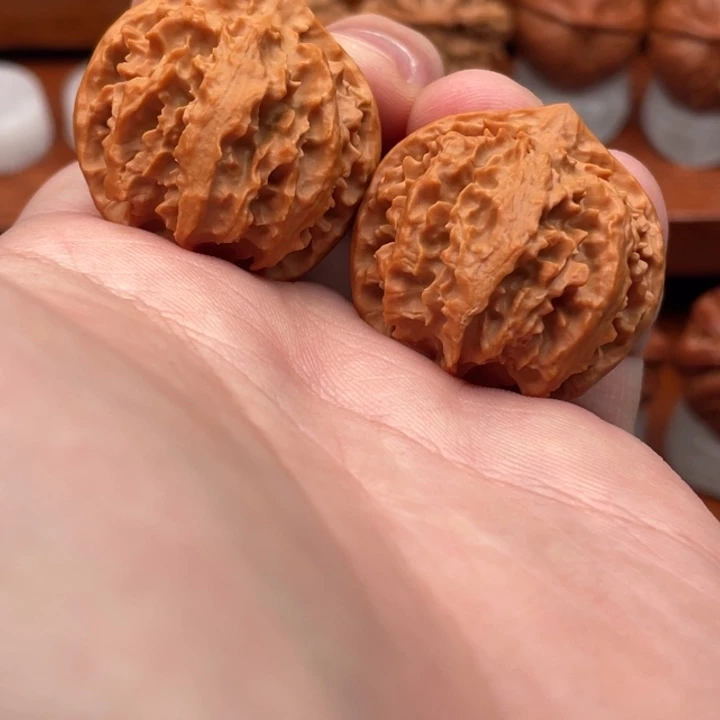 把件文玩核桃珊瑚纹