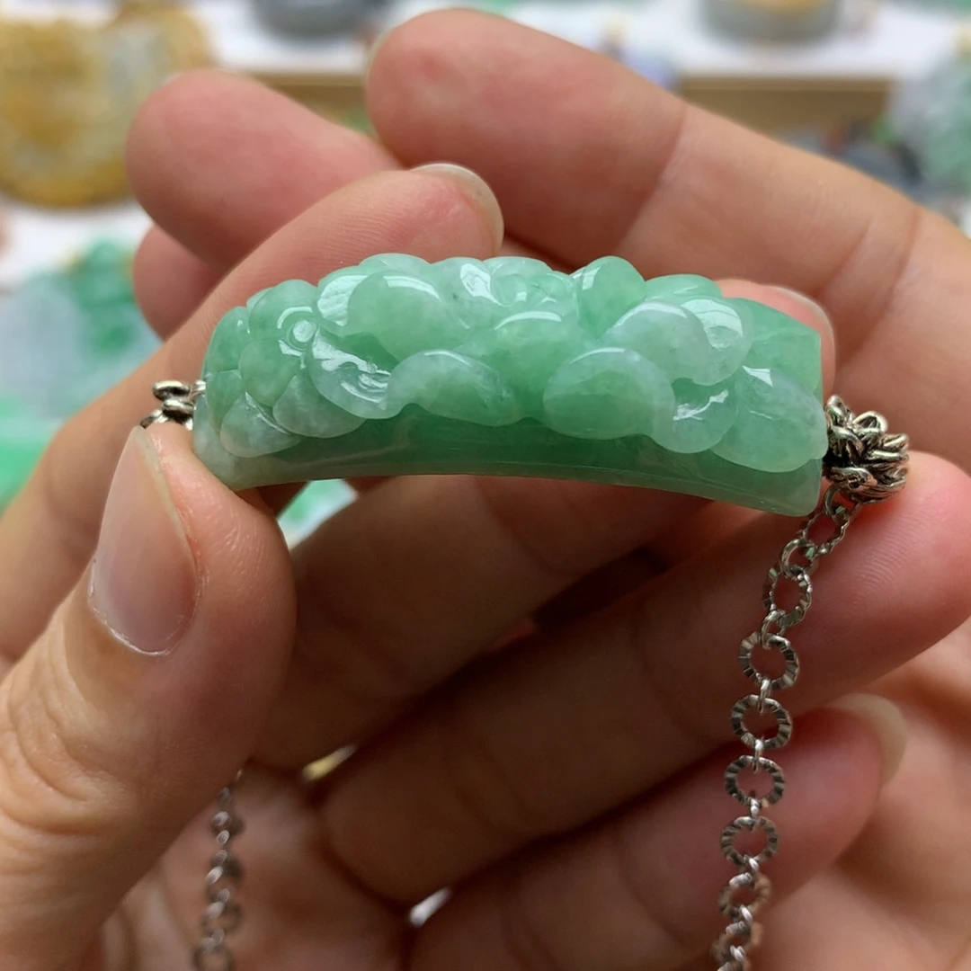 翡翠未镶嵌颈饰翡翠