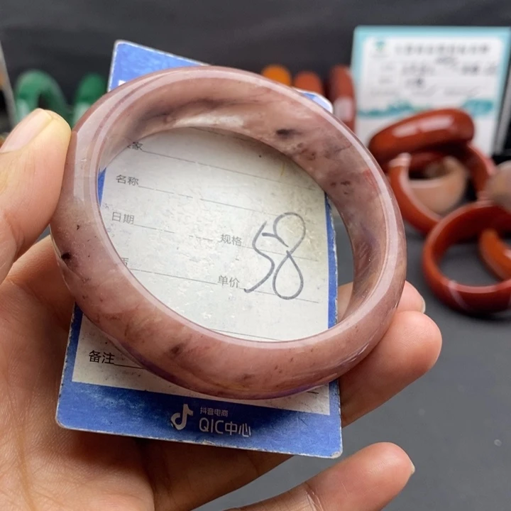 未镶嵌手镯石英质玉