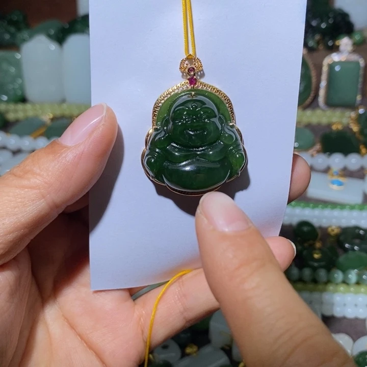关***乐和田玉（碧玉）18K金镶嵌颈饰